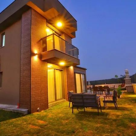 Villa Duru / *